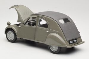 Citroen 2CV Gris Maisto 1:18 31834 Métal — image 5 sur 8