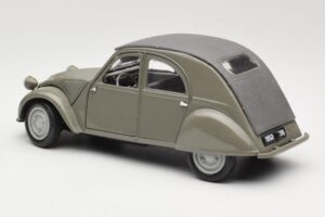 Citroen 2CV Gris Maisto 1:18 31834 Métal — image 7 sur 8