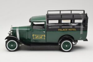 Citroen C4 F Palace Hotel Vert Solido 1:18 118303-00 Métal — image 3 sur 6