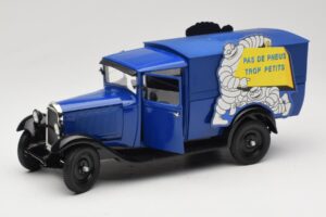 Citroen C4 F Pas de Pneus Trop Petit Bleu Solido 1:18 151235-00 Métal — image 2 sur 8