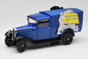 Citroen C4 F Pas de Pneus Trop Petit Bleu Solido 1:18 151235-00 Métal