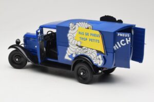 Citroen C4 F Pas de Pneus Trop Petit Bleu Solido 1:18 151235-00 Métal — image 5 sur 8