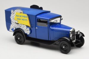 Citroen C4 F Pas de Pneus Trop Petit Bleu Solido 1:18 151235-00 Métal — image 6 sur 8