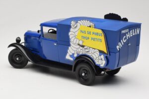 Citroen C4 F Pas de Pneus Trop Petit Bleu Solido 1:18 151235-00 Métal — image 7 sur 8