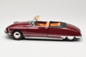 Citroen DS19 Cabriolet Bordeaux Norev 1:18 181561 Métal — image 4 sur 8