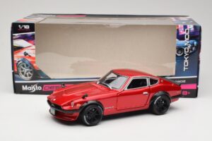 Datsun 240Z S30 Rouge Maisto 1:18 32611 Métal — image 8 sur 8