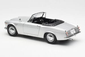 Datsun Fairlady 2000 SR311 Roadster Argent AUTOart 1:18 77432 Métal — image 7 sur 8