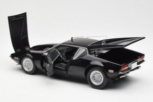 De Tomaso Pantera Noir Kyosho 1:18 08851BK Métal — image 5 sur 8