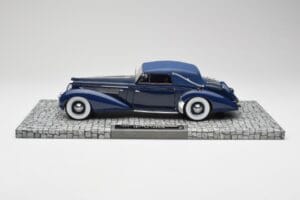 Delage D8-120 Cabriolet Two Tone Bleu Minichamps 1:18 107115132 Résine — image 3 sur 6