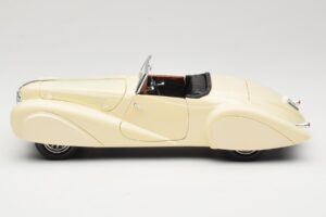 Delahaye Cabriolet Crème Guiloy 1:18 68580 Métal — image 4 sur 8