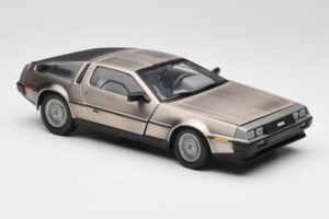 DeLorean DMC-12 LK Argent Sun Star 1:18 2701 Métal — image 6 sur 8