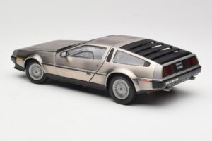 DeLorean DMC-12 LK Argent Sun Star 1:18 2701 Métal — image 7 sur 8