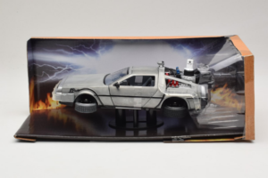 DeLorean DMC-12 Time Machine Back to the Future II Jada 1:24 253255021 Métal