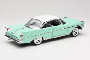 DeSoto Adventurer Vert Road Signature 1:18 92738-R1 Métal — image 3 sur 8