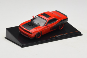 Dodge Challenger SRT8 Rouge IXO 1:43 CLC597N Métal — image 2 sur 4