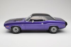 Dodge Challenger R/T Plum Crazy Otto 1:12 G083 Résine — image 3 sur 6