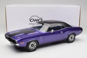 Dodge Challenger R/T Plum Crazy Otto 1:12 G083 Résine — image 6 sur 6