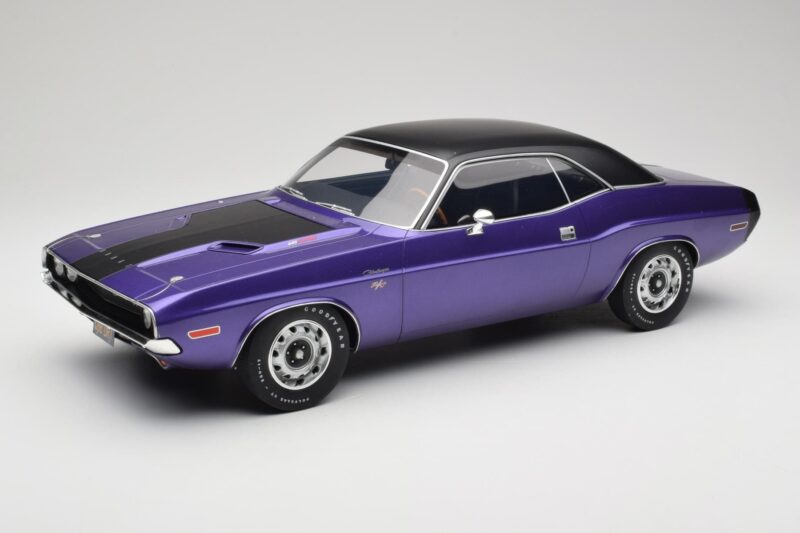 Dodge Challenger R/T Plum Crazy Otto 1:12 G083 Résine