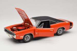 Dodge Charger R/T Orange & Noir American Muscle 1:18 39314 Métal — image 2 sur 8