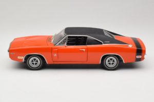 Dodge Charger R/T Orange & Noir American Muscle 1:18 39314 Métal — image 4 sur 8