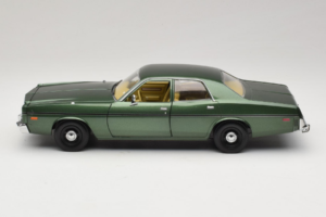Dodge Monaco Vert Hunter GreenLight 1:18 19045 Métal — image 4 sur 8