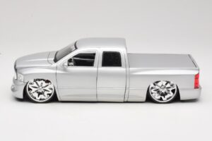 Dodge Ram Tuned Argent Jada 1:18 63162-SM Métal — image 4 sur 8