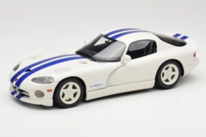 Dodge Viper GTS Stone White GT Spirit 1:18 GT940 Résine