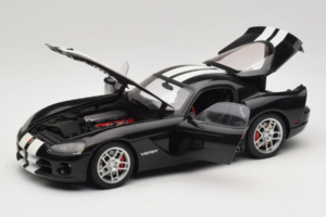 Dodge Viper SRT-10 Coupe Noir AUTOart 1:18 71712 Métal — image 2 sur 8