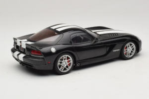 Dodge Viper SRT-10 Coupe Noir AUTOart 1:18 71712 Métal — image 3 sur 8