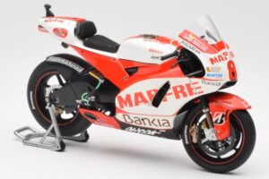 Ducati Desmosedici GP11 #8 H. Barbera Ducati MotoGP Team MotoGP 2011 Minichamps 1:12 123110008 Métal — image 4 sur 6