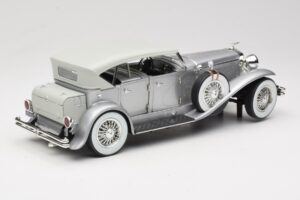 Duesenberg SJ Argent GreenLight 1:18 13525 Métal — image 3 sur 8