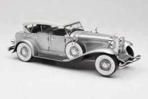 Duesenberg SJ Argent GreenLight 1:18 13525 Métal — image 6 sur 8