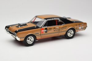 Oldsmobile 442 Hurst Hairy Olds Twin-Engine 4WD 1966 Highway 61 1:18 50089 Métal