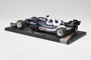 AlphaTauri AT02 #22 Y. Tsunoda Bahrain GP 2021 Minichamps 1:18 117210122 Métal — image 5 sur 6