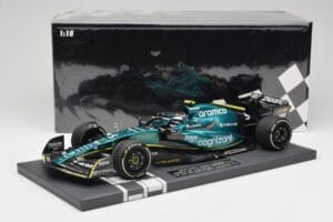 Aston Martin AMR22 Aramco #5 S. Vettel Abu Dhabi GP 2022 Last Race Collector's Edition Minichamps 1:18 117222205 Résine — image 7 sur 7