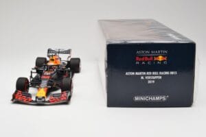 Aston Martin Red Bull Racing RB15 #33 M. Verstappen F1 2019 Minichamps 1:18 110190033 Métal — image 6 sur 7