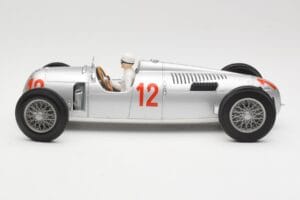 Auto Union Type C #12 H. Stuck Hungarian GP Budapest 1936 Minichamps 1:18 155361012 Métal — image 3 sur 6
