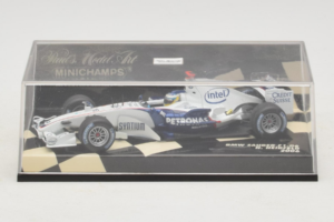 BMW Sauber F1.06 #16 N. Heidfeld BMW Sauber F1 Team 2006 Minichamps 1:43 400060016 Métal — image 4 sur 5