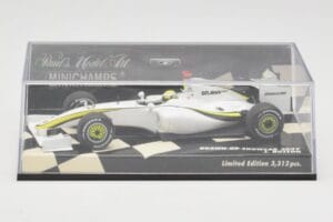 Brawn GP Mercedes BGP001 #22 J. Button Showcar 2009 Minichamps 1:43 400090092 Métal — image 5 sur 5
