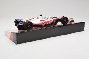 Haas VF-22 #47 M. Schumacher Bahrain GP 2022 Minichamps 1:18 147220147 Métal — image 3 sur 7