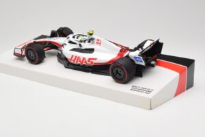 Haas VF-22 #47 M. Schumacher Bahrain GP 2022 Minichamps 1:18 147220147 Métal — image 5 sur 7