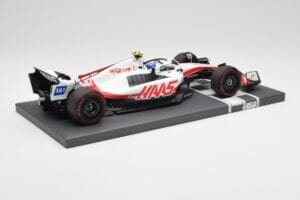 Haas VF-22 #47 M. Schumacher Brazilian GP 2022 Minichamps 1:18 117222147 Résine — image 3 sur 7