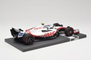 Haas VF-22 #47 M. Schumacher British GP 2022 Minichamps 1:18 117221047 Résine — image 3 sur 7