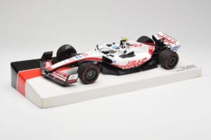 Haas VF-22 #47 M. Schumacher British GP Points 2022 Minichamps 1:18 147221047 Métal — image 2 sur 6