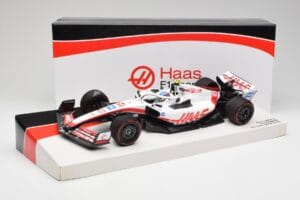 Haas VF-22 #47 M. Schumacher British GP Points 2022 Minichamps 1:18 147221047 Métal — image 6 sur 6
