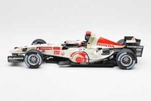 Honda Racing Team RA106 #11 R. Barrichello F1 2006 Minichamps 1:18 100060011 Métal — image 3 sur 6