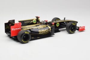 Lotus Renault GP R31 #10 B. Senna F1 2011 Minichamps 1:18 150110079-C1 Métal — image 2 sur 7