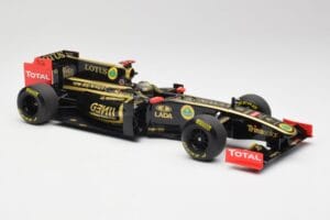 Lotus Renault GP R31 #10 B. Senna F1 2011 Minichamps 1:18 150110079-C1 Métal — image 4 sur 7