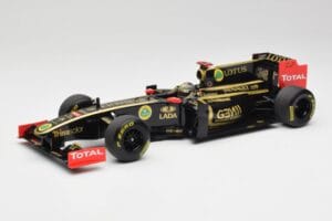 Lotus Renault GP R31 #10 B. Senna F1 2011 Minichamps 1:18 150110079-C1 Métal