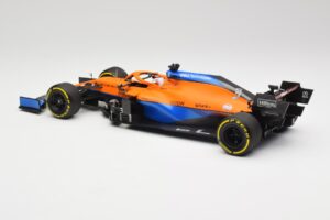 McLaren MCL35M #3 D. Ricciardo Bahrain GP 2021 Minichamps 1:18 530211803 Métal — image 5 sur 7